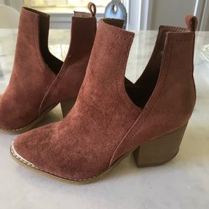 EUC worn once rust vegan suede gold toe booties 6